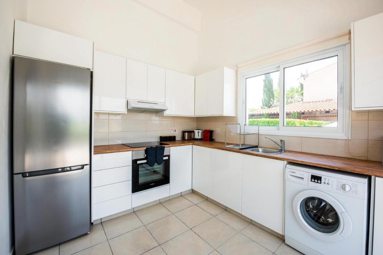 Bungalow Mikaella By Ezoria Villas Korall-öböl Kültér fotó