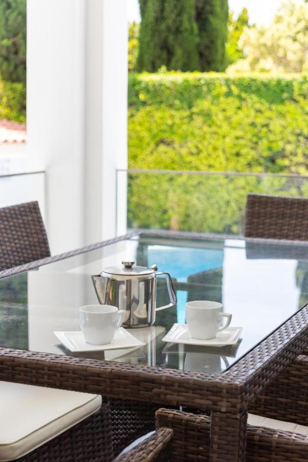 Bungalow Mikaella By Ezoria Villas Korall-öböl Kültér fotó