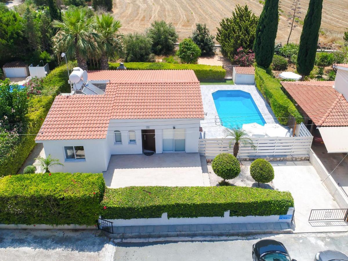 Bungalow Mikaella By Ezoria Villas Korall-öböl Kültér fotó