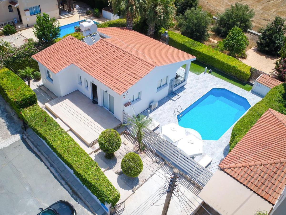 Bungalow Mikaella By Ezoria Villas Korall-öböl Kültér fotó