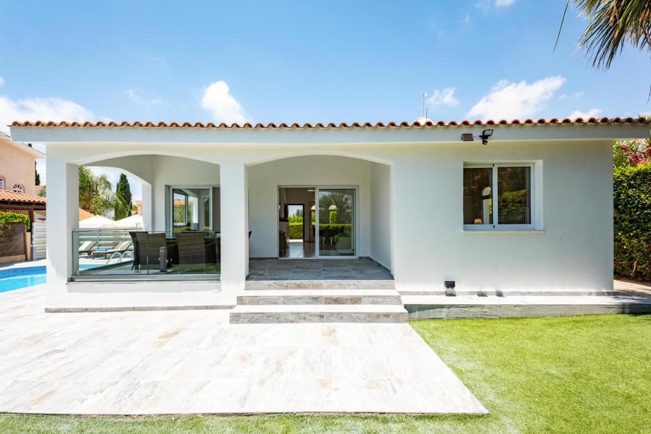 Bungalow Mikaella By Ezoria Villas Korall-öböl Kültér fotó