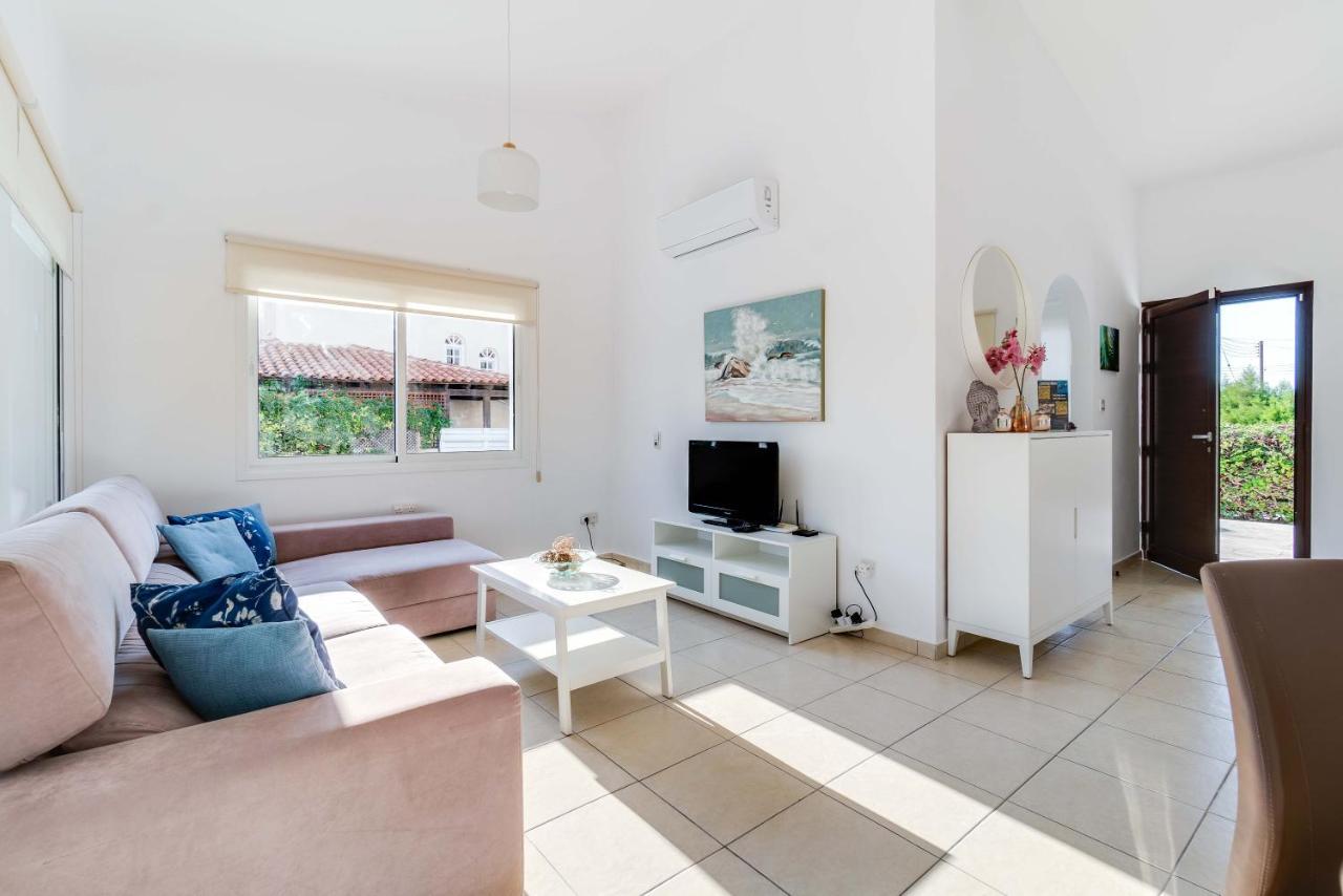 Bungalow Mikaella By Ezoria Villas Korall-öböl Kültér fotó